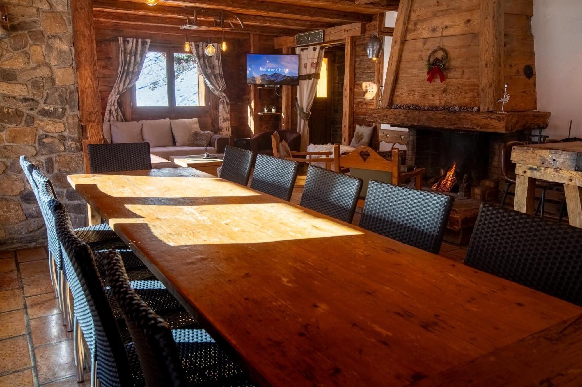 Savoya Chalet Chatel