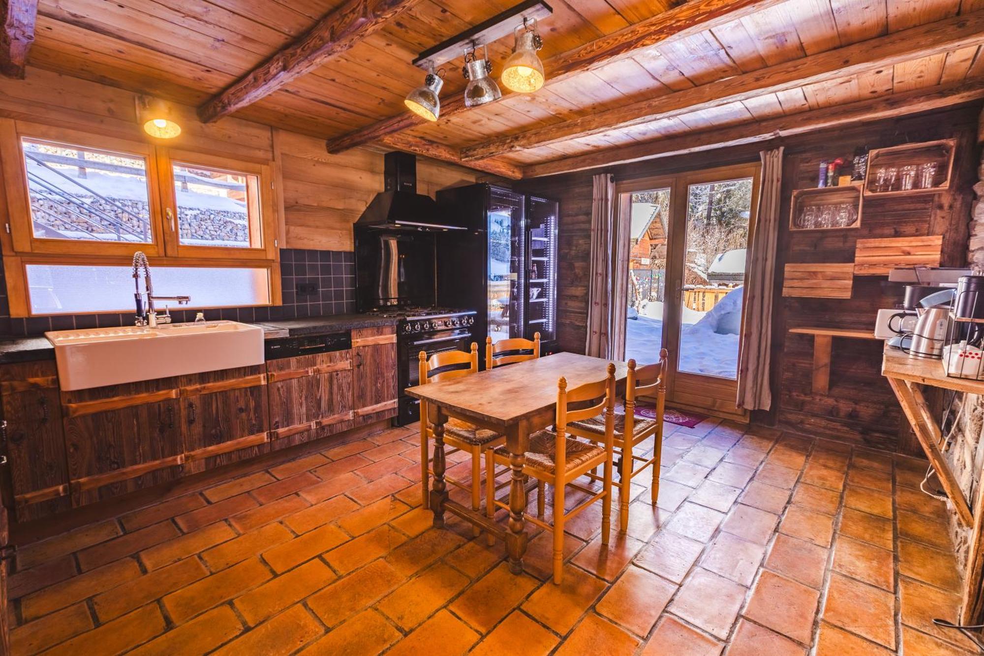 Savoya Chalet Chatel